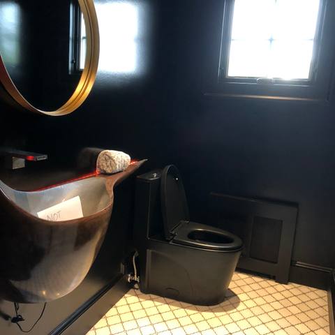 Powder room after cleaning